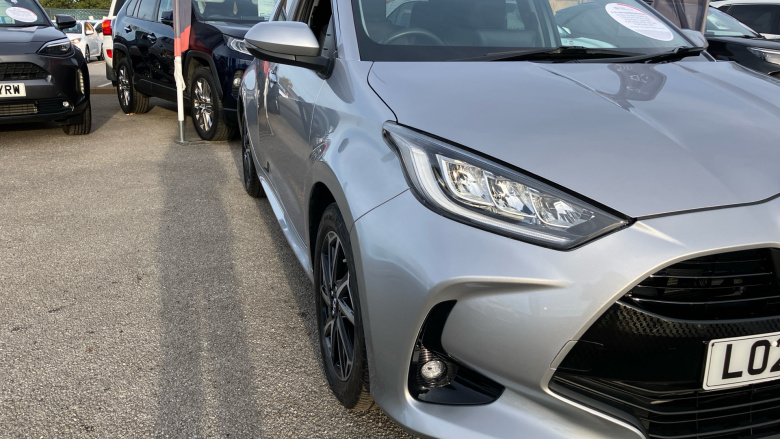 Toyota Yaris 1.5 Hybrid Design 5dr CVT Hybrid Hatchback